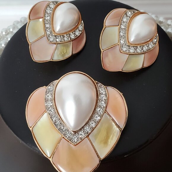 Butler FAC Mother of Pearl Faux Pearl and Crystal Earring, Necklace, Brooch Set - Picture 2 of 10